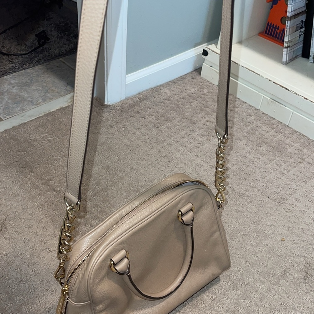 Michael Kors beige pocketbook - Picture 9 of 9